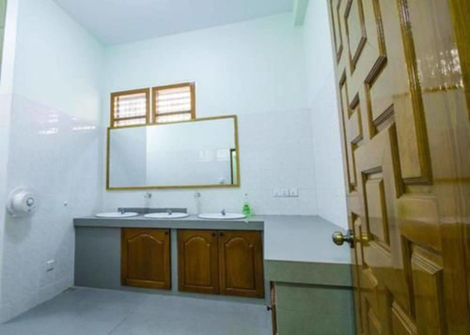 Auberge de jeunesse Yangon Hub Extérieur photo